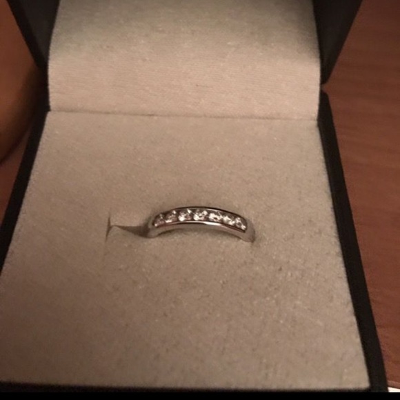 Jewelry - 1/3kt diamond band